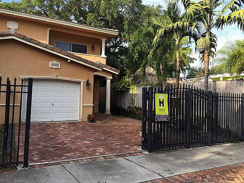 Property Photo:  3072 Orange St 3072  FL 33133 