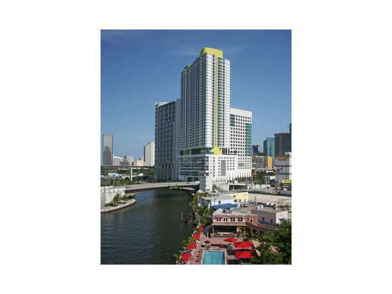 Property Photo: 185 SW 7 St 4410 FL 33160