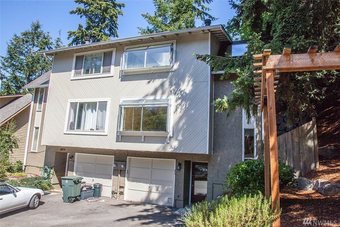 Property Photo:  8816 Shell Place 300R  WA 98026 