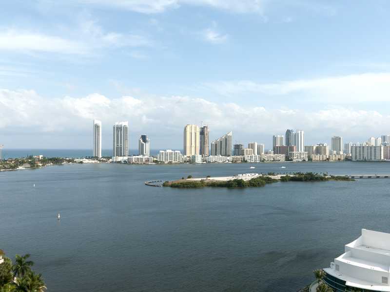 Property Photo: 3330 NE 190 St 1810 FL 33180