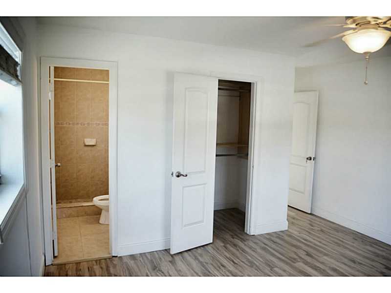 Property Photo:  4321 NE 13th Av  FL 33334 