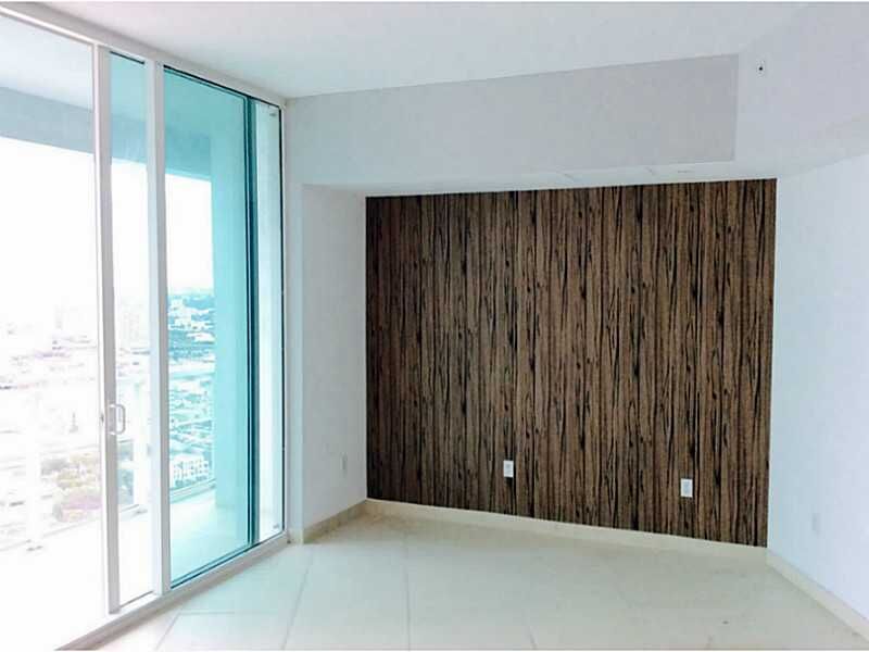 Property Photo: 1900 N Bayshore Dr 4217 FL 33132