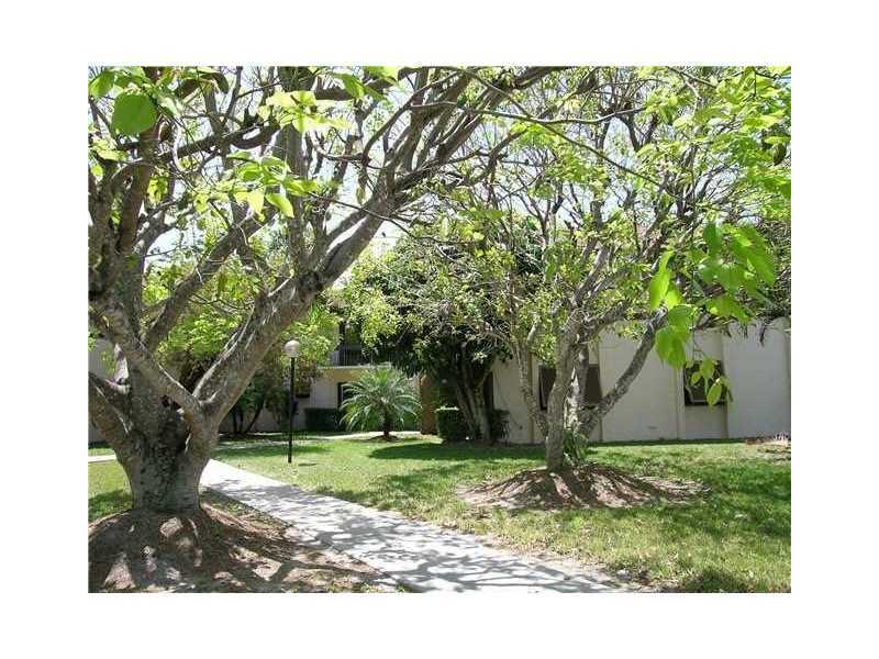 Property Photo: 7915 SW 86th St 723 FL 33143