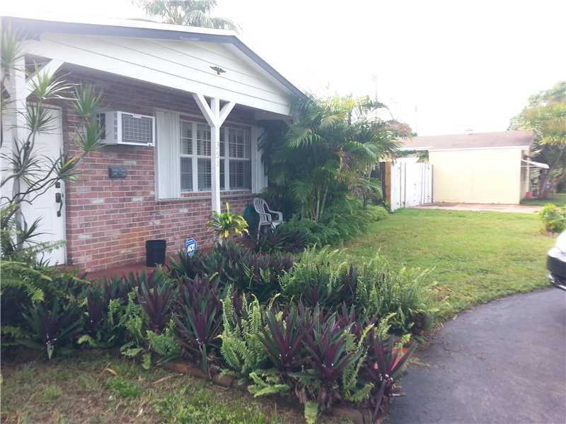 Property Photo: 351 N 65 Te FL 33024