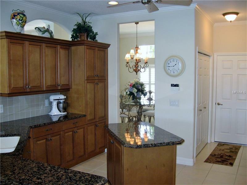 Property Photo:  105 La Bella Court  FL 34292 