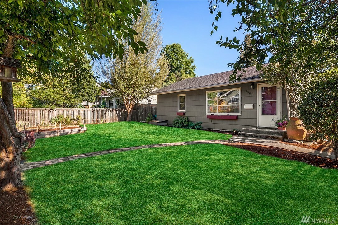 Property Photo:  3503 S Hanford St  WA 98144 