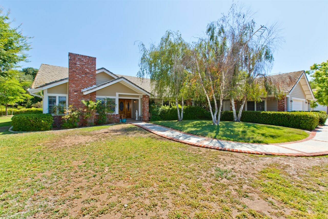 Property Photo:  14625 Oak Knoll Ln.  CA 92082 