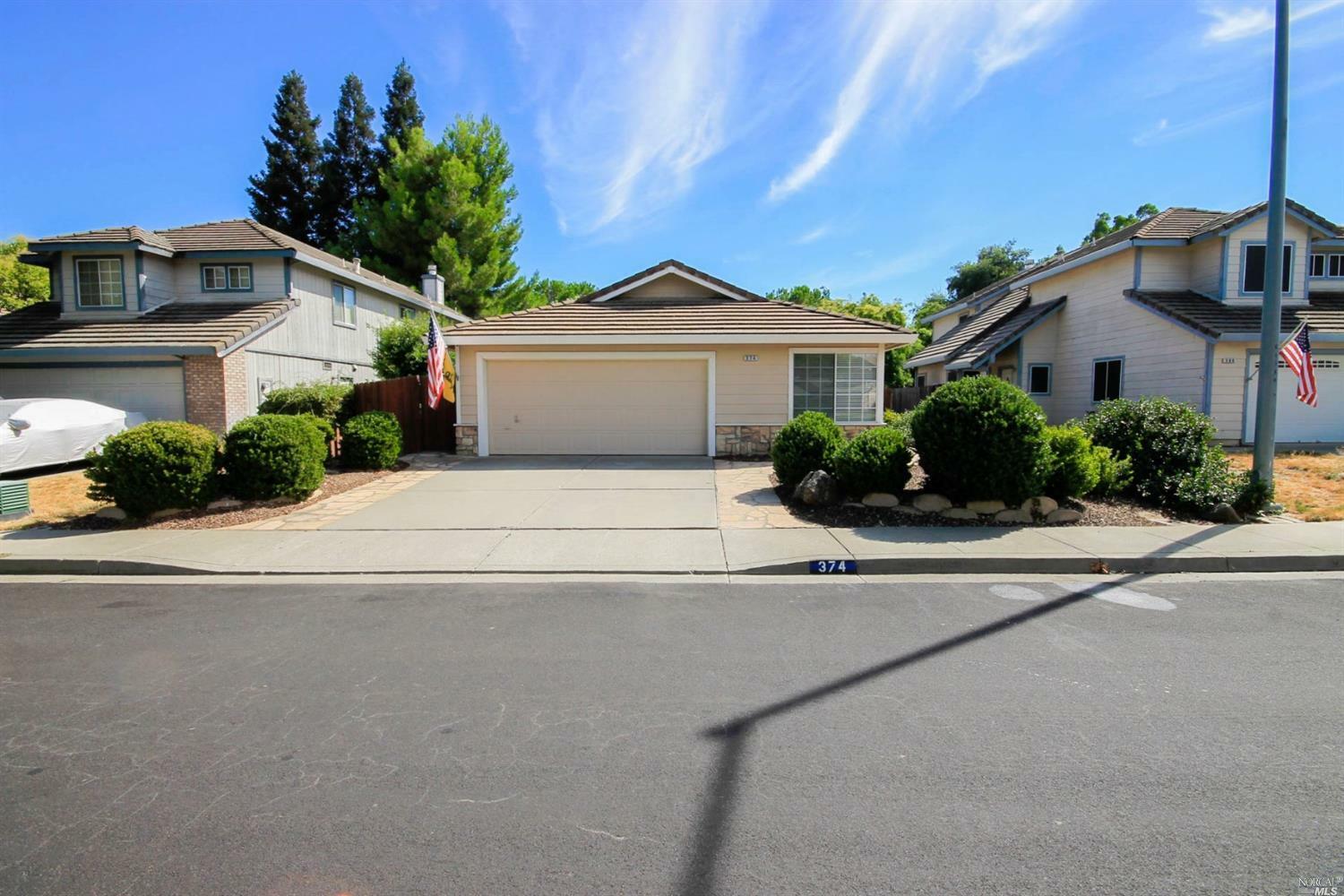 374 Regency Circle  Vacaville CA 95687 photo