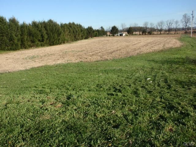 Property Photo:  6950 Silver Crest  PA 18064 