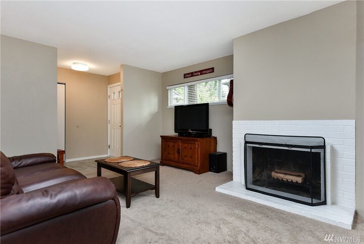 Property Photo: 14651 NE 40th Street F-5 WA 98007