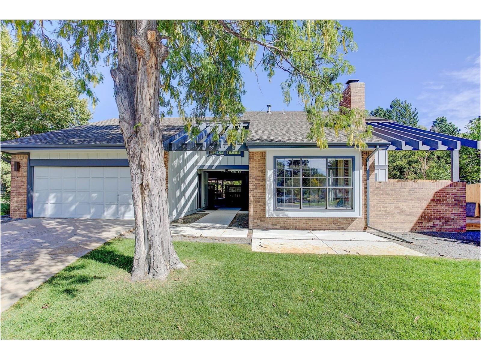 Property Photo:  8475 East Otero Lane  CO 80112 