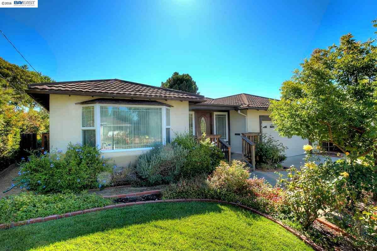 Property Photo:  440 Tyler Ave  CA 94550-3451 