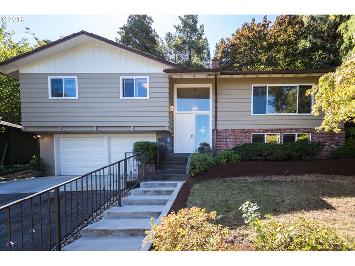 3820 SW Iowa St  Portland OR 97221 photo