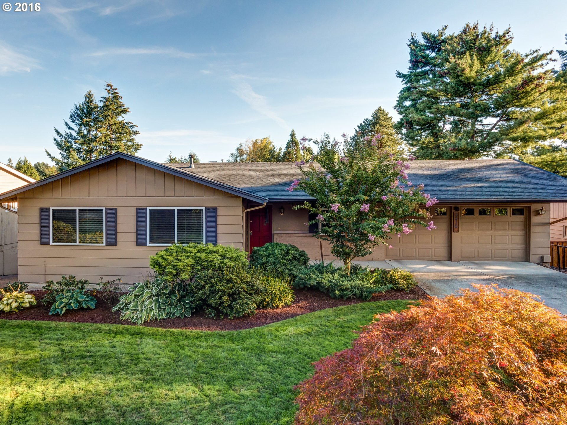 Property Photo: 5516 SW Seymour St OR 97221