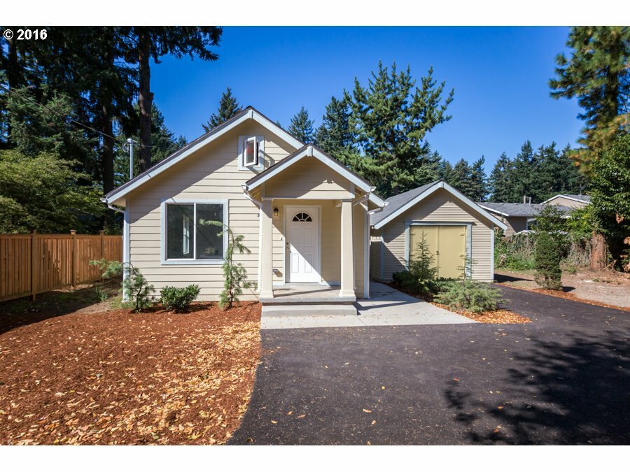 Property Photo:  3221 SE 157th Ave  OR 97236 