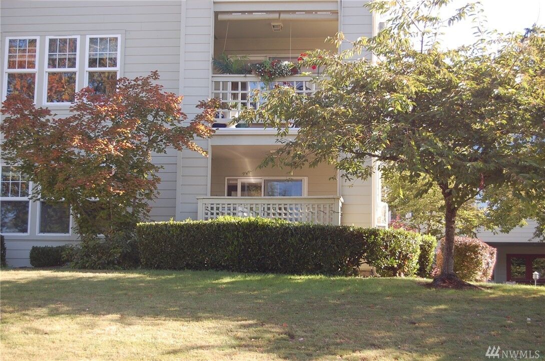 Property Photo:  4109 224th Lane SE 114  WA 98029 