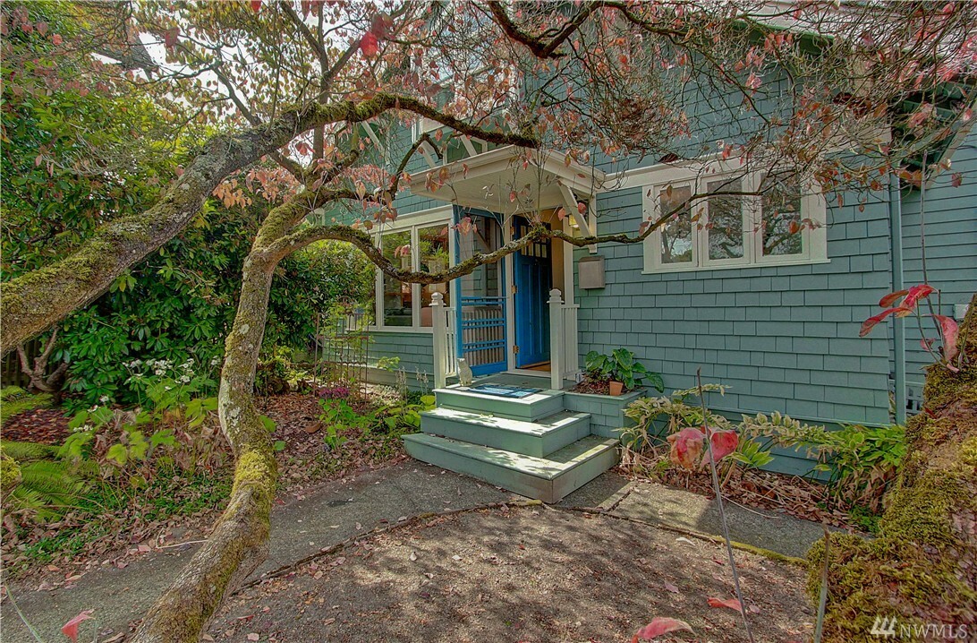 2347  11th Avenue E  Seattle WA 98102 photo