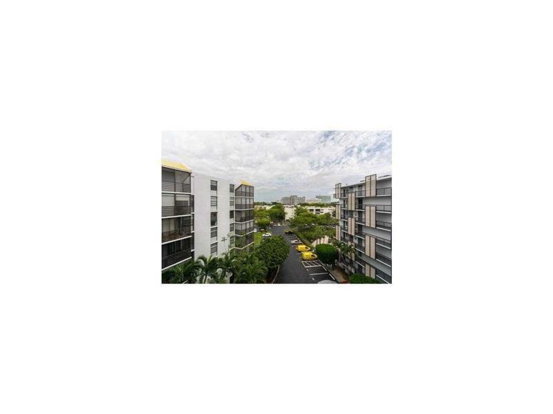 Property Photo: 20400 W Country Club Dr 708 FL 33180