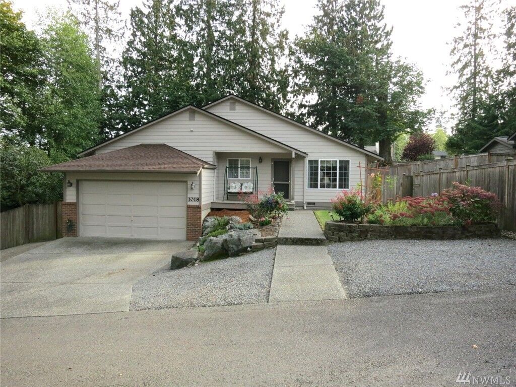 Property Photo:  1018  99th Avenue SE  WA 98258 