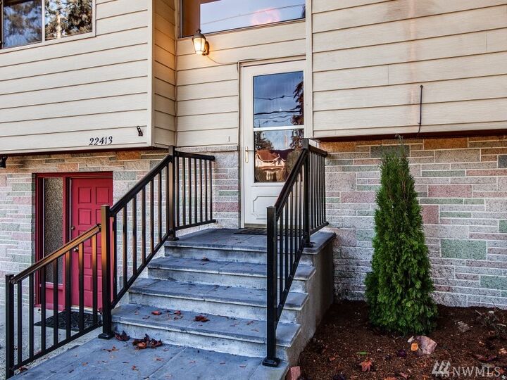 Property Photo:  22413 95th Place W  WA 98020 
