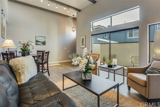 Property Photo: 721 N Irena Avenue D CA 90277