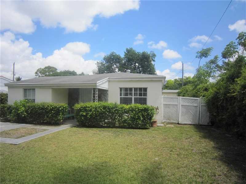 Property Photo: 2015 NE 180th St FL 33162