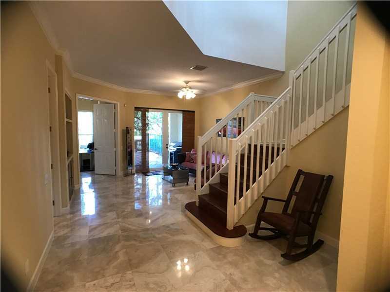 Property Photo:  957 N Harbor View 957  FL 33019 