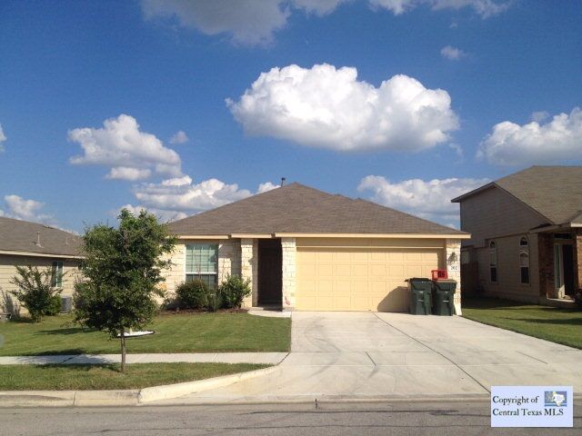 Property Photo: 202 Wisteria Way TX 78666