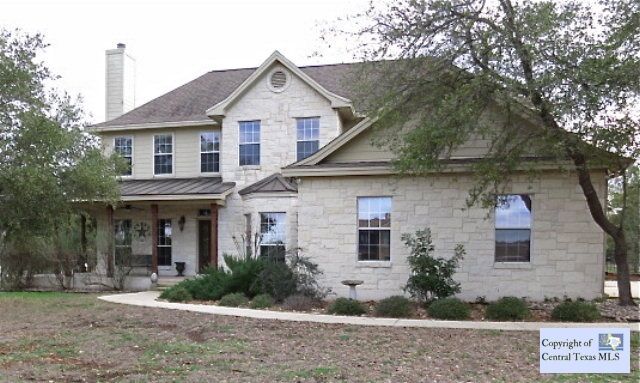 Property Photo: 131 Honeycomb Circle TX 78619