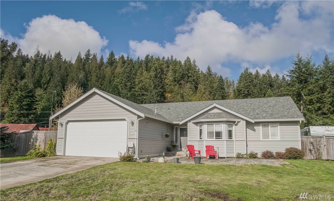 Property Photo: 25211 153rd St E WA 98321