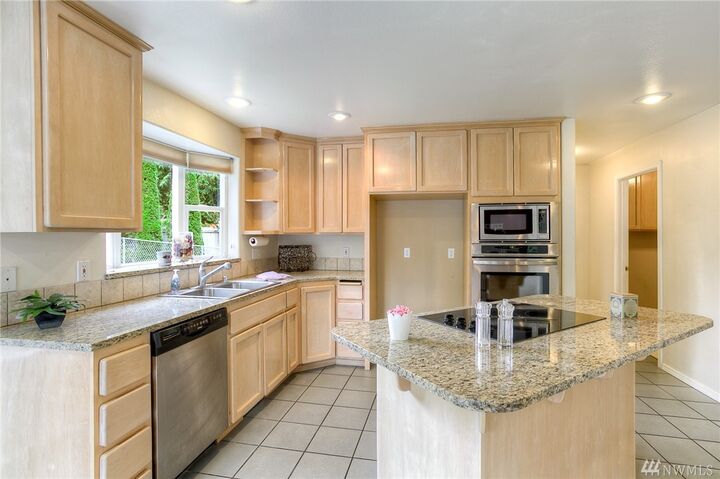 Property Photo:  18018 45th St E  WA 98391 