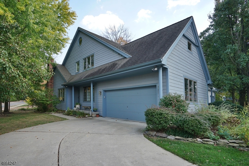 Property Photo: 1 Woodstream Ct NJ 08530