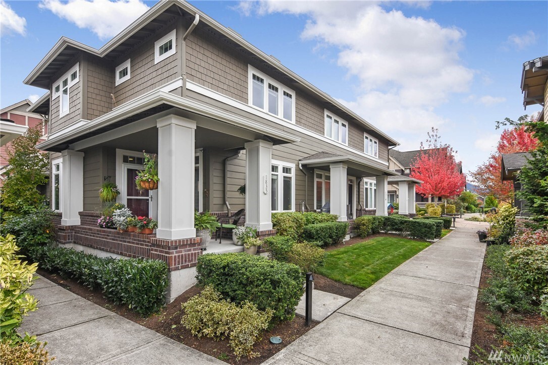 Property Photo: 1835 11th Lane NE 1303 WA 98029