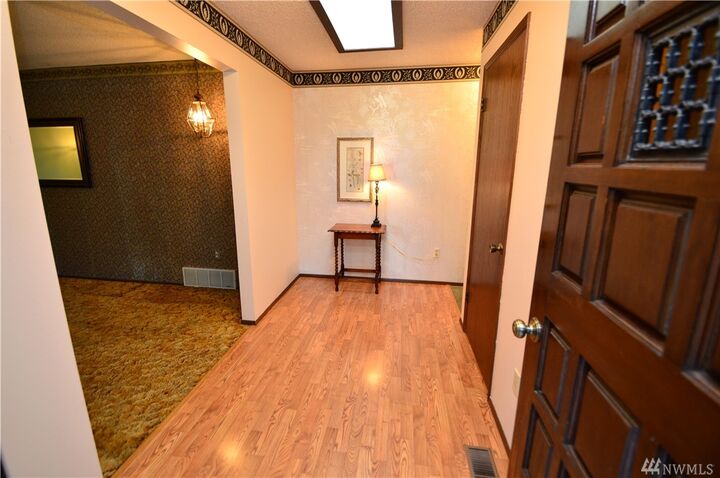 Property Photo: 16915 2nd St E WA 98391