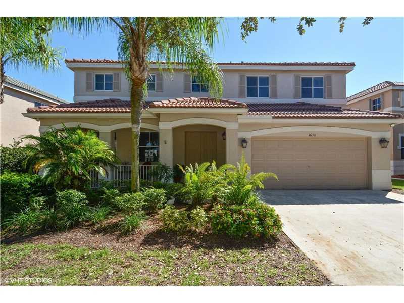 Property Photo: 1630 Royal Grove Way FL 33327
