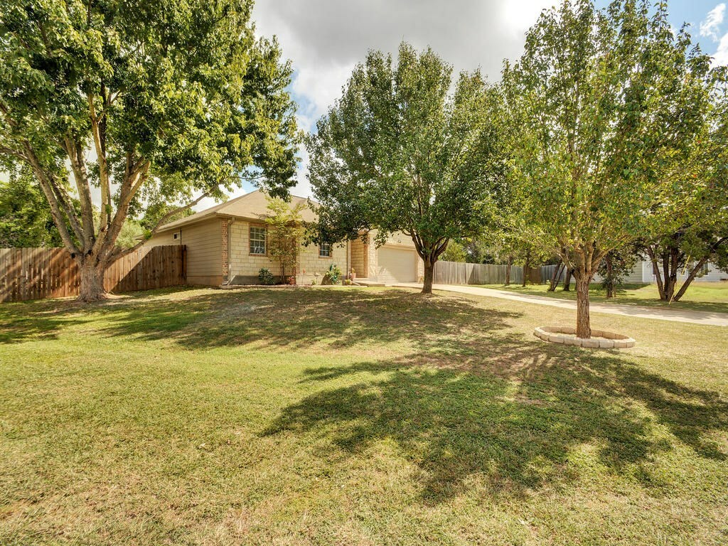 Property Photo:  604 Grand Prairie Circle  TX 78620 