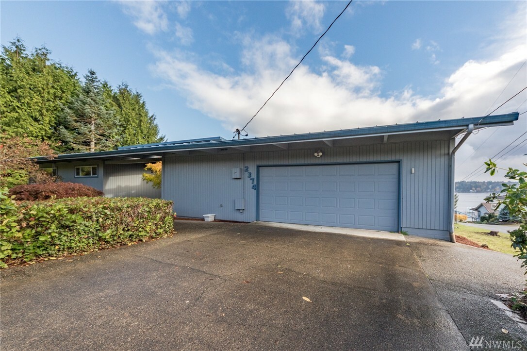 Property Photo:  2374 Crestline Blvd NW  WA 98502 