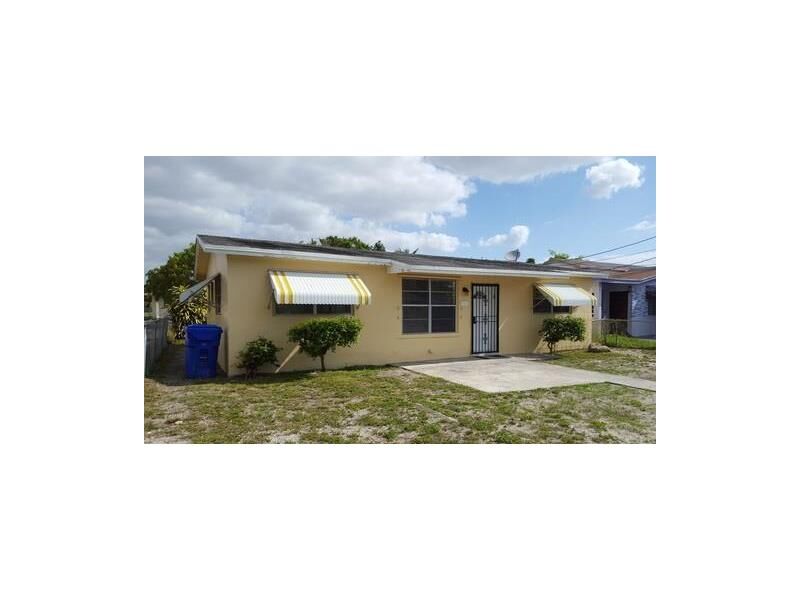 Property Photo:  5461 SW 24th St  FL 33023 