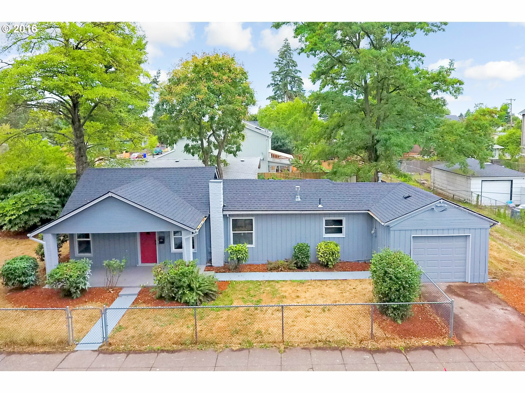 Property Photo: 4125 SE 72nd Ave OR 97206