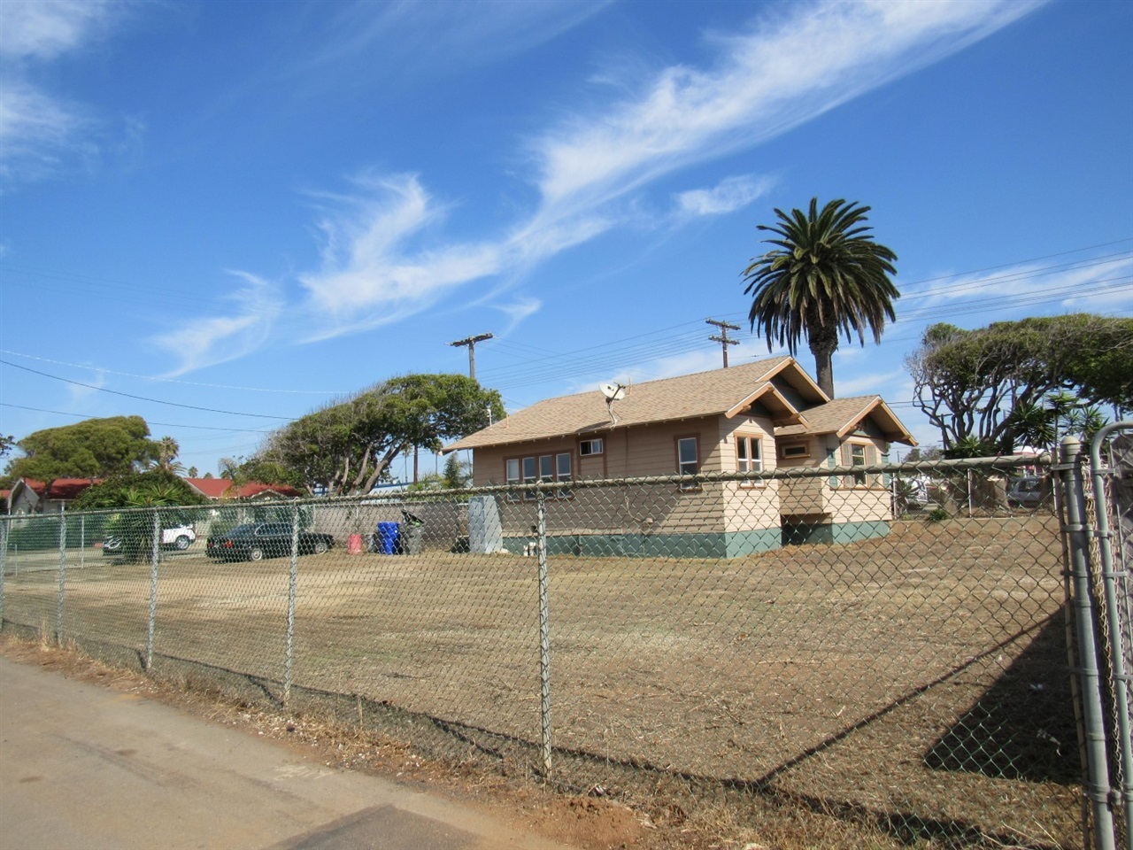 Property Photo:  405 S Tremont  CA 92054 