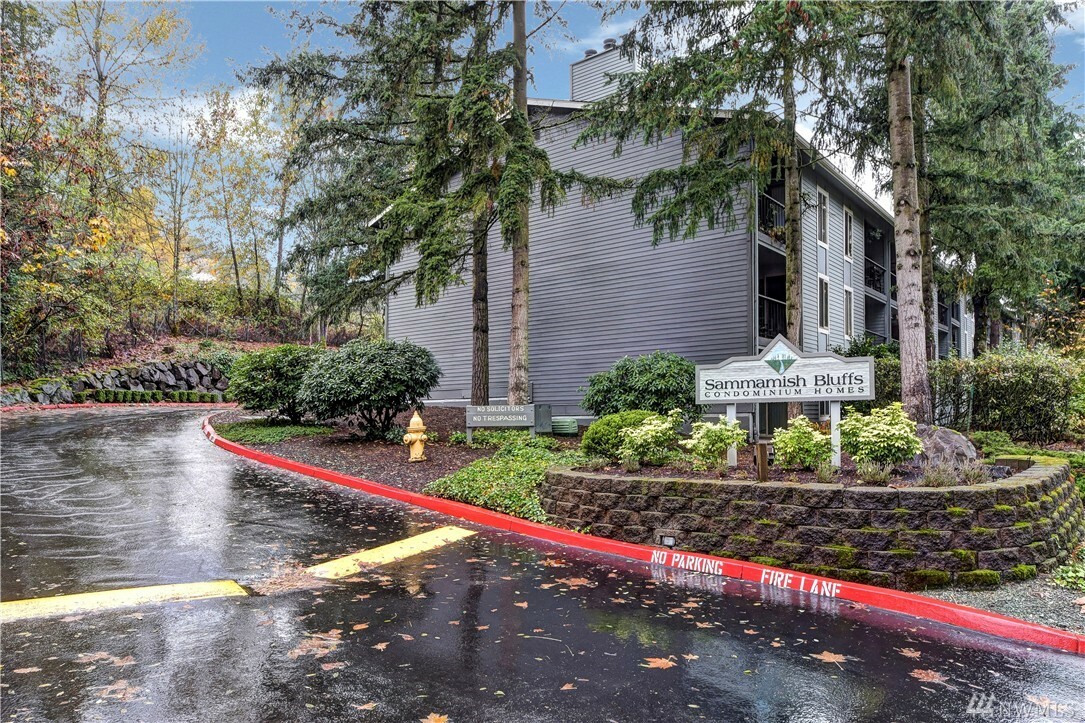 Property Photo:  4737 W Lake Sammamish Pkwy SE A108  WA 98027 