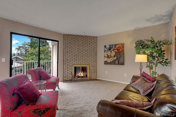 Property Photo:  9910 NE 116th Ave 304  WA 98034 