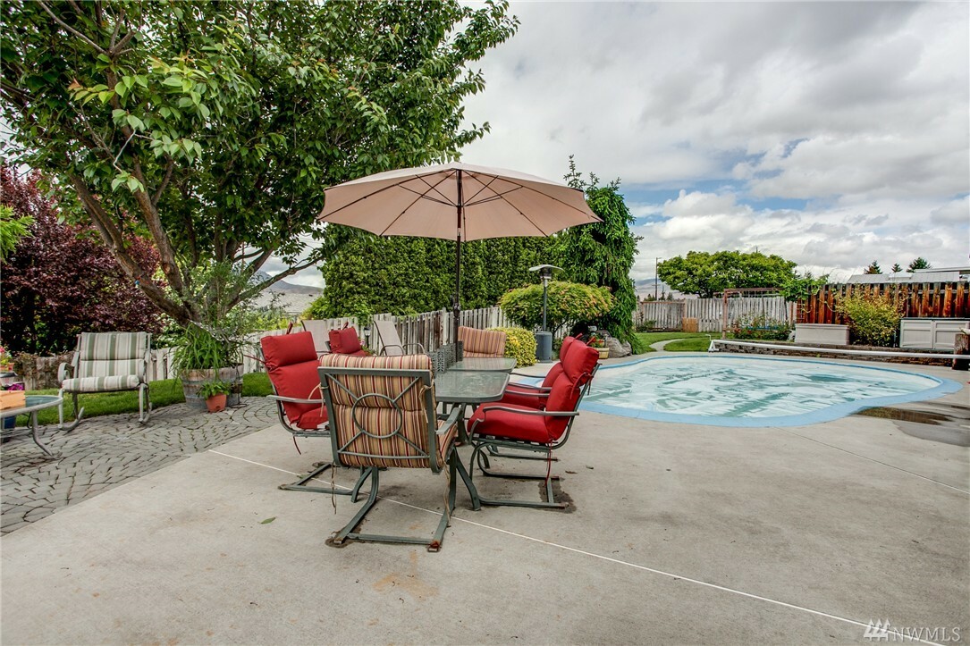 Property Photo: 1310 N Fairmont Ave WA 98802