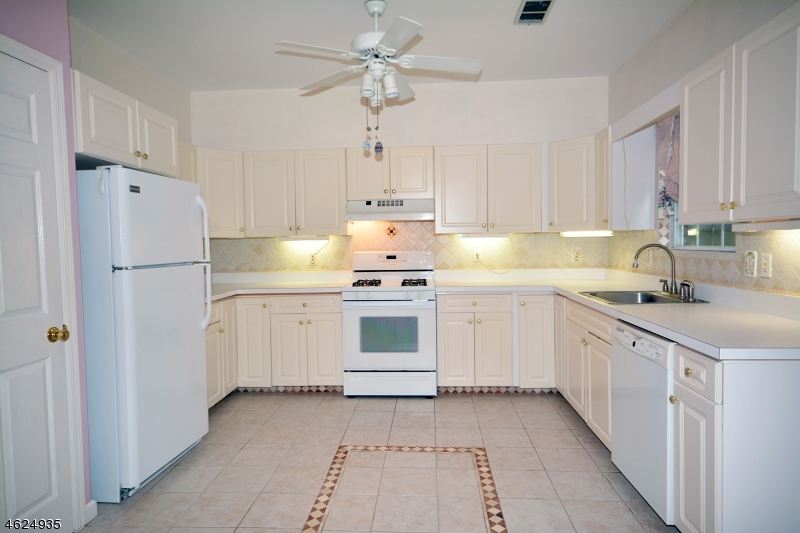 202 Tallwood Ln 202  Green Brook Twp. NJ 08812 photo