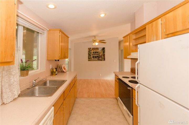 Property Photo:  139 Twin Peaks Dr  WA 98591 