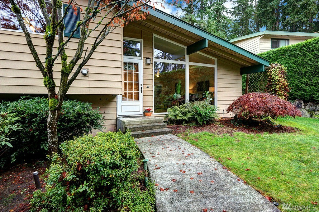 Property Photo:  5514 189th St SW  WA 98036 