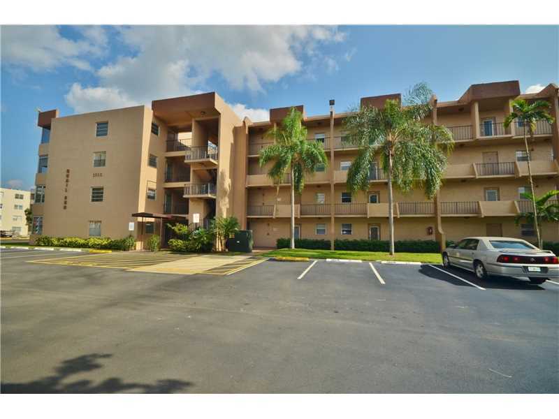 Property Photo: 3050 E Sunrise Lakes Drive 403 FL 33322