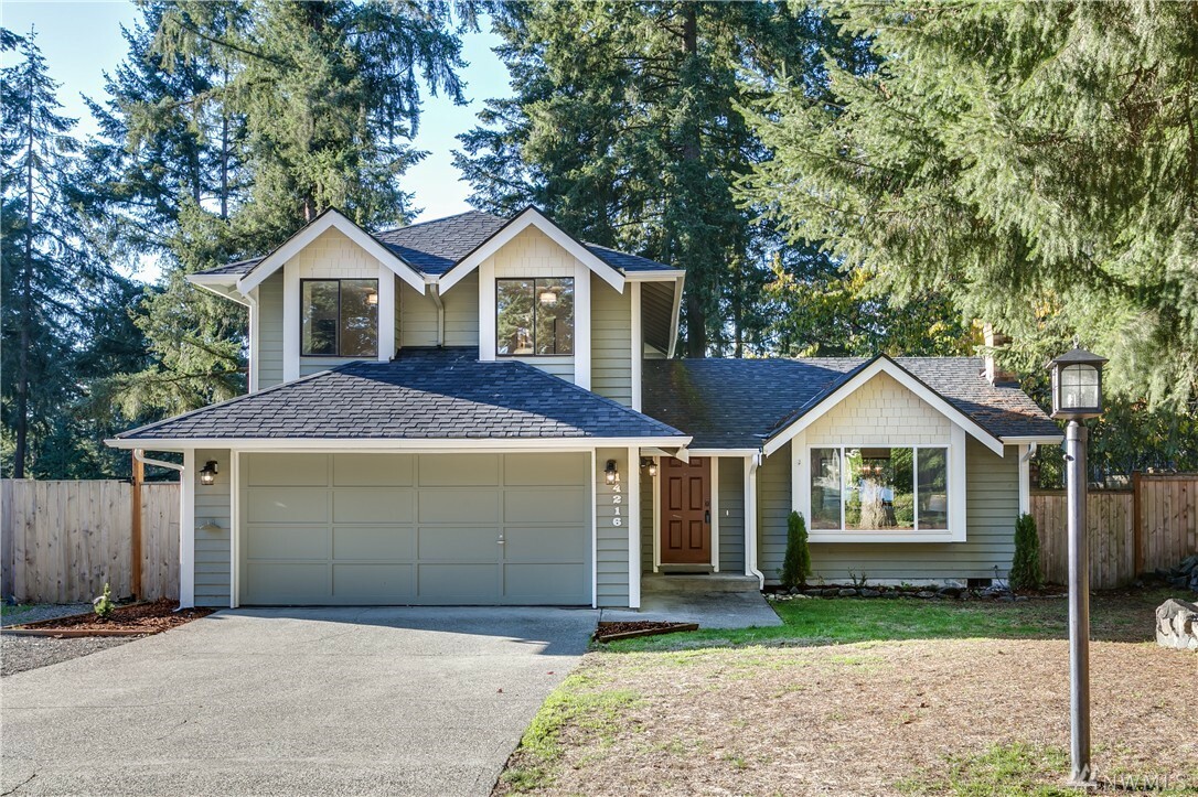 Property Photo:  14216 76th Ave E  WA 98373 