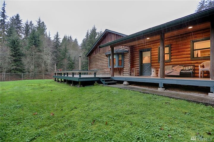 Property Photo:  16920 24th Place NE  WA 98290 
