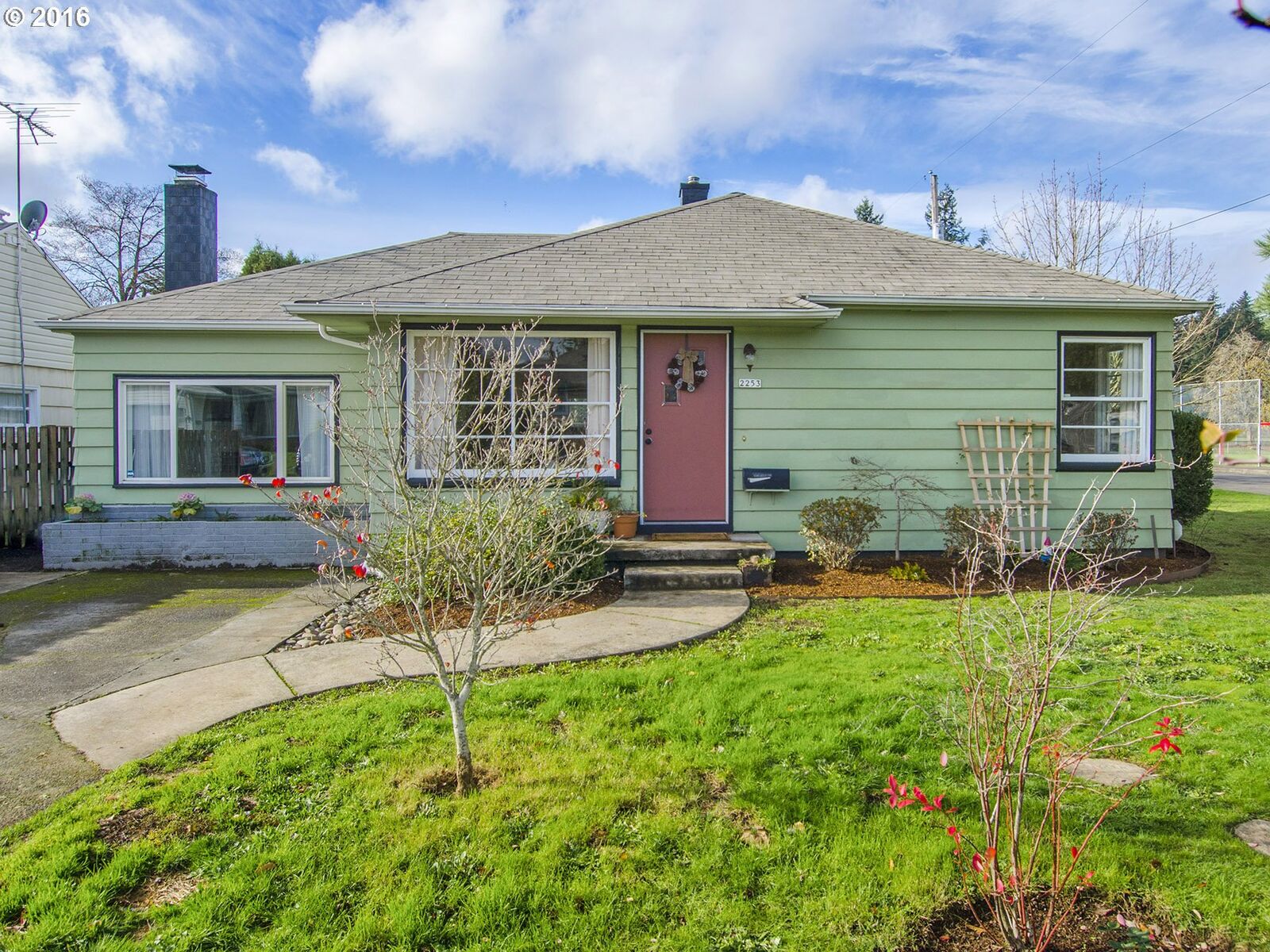 Property Photo: 2253 NE 81st Ave OR 97213